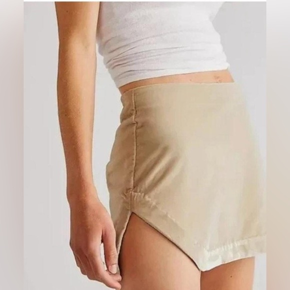 FREE PEOPLE Annalise Velvet Mini Skirt High Rise Side Slit Tan Size 2 - Picture 3 of 9